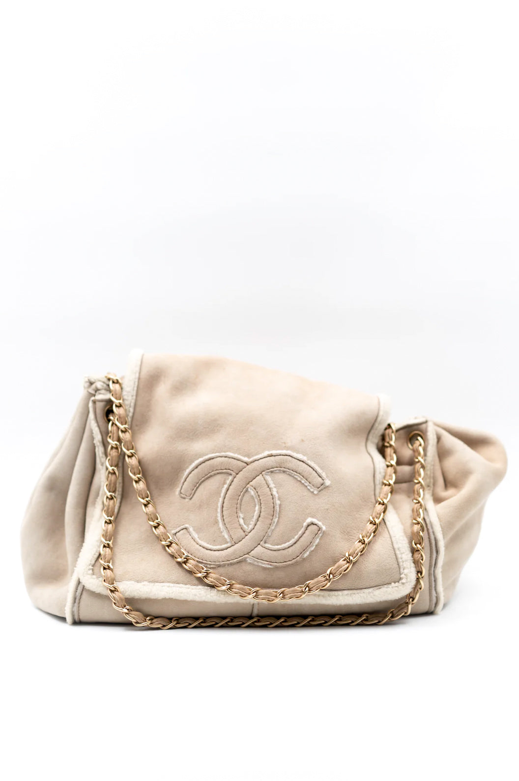 Chanel shearling and suede CC accordion flap – Pleasure Paris