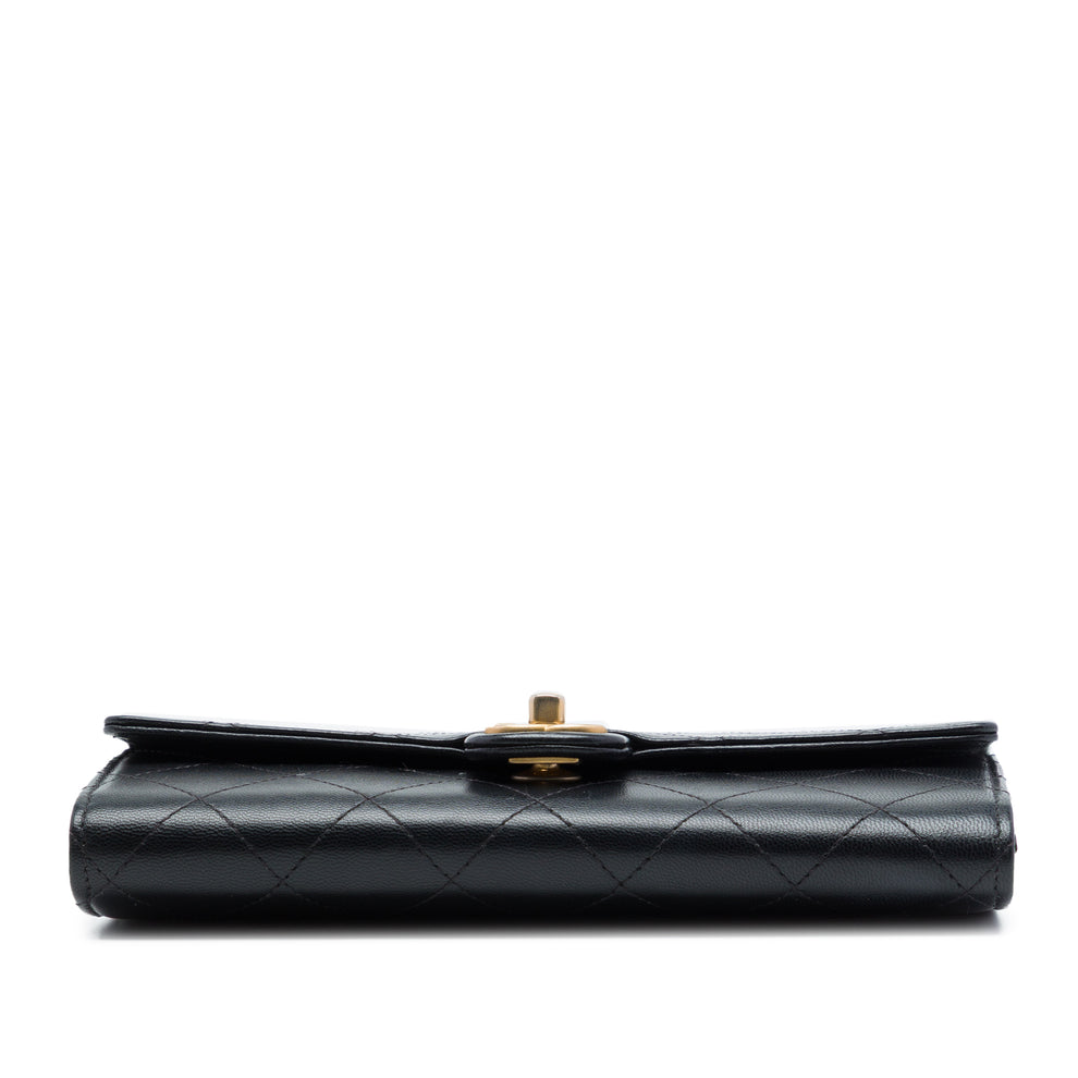 Chanel Quilted Goatskin Chic Pearls Clutch with Chain Bag