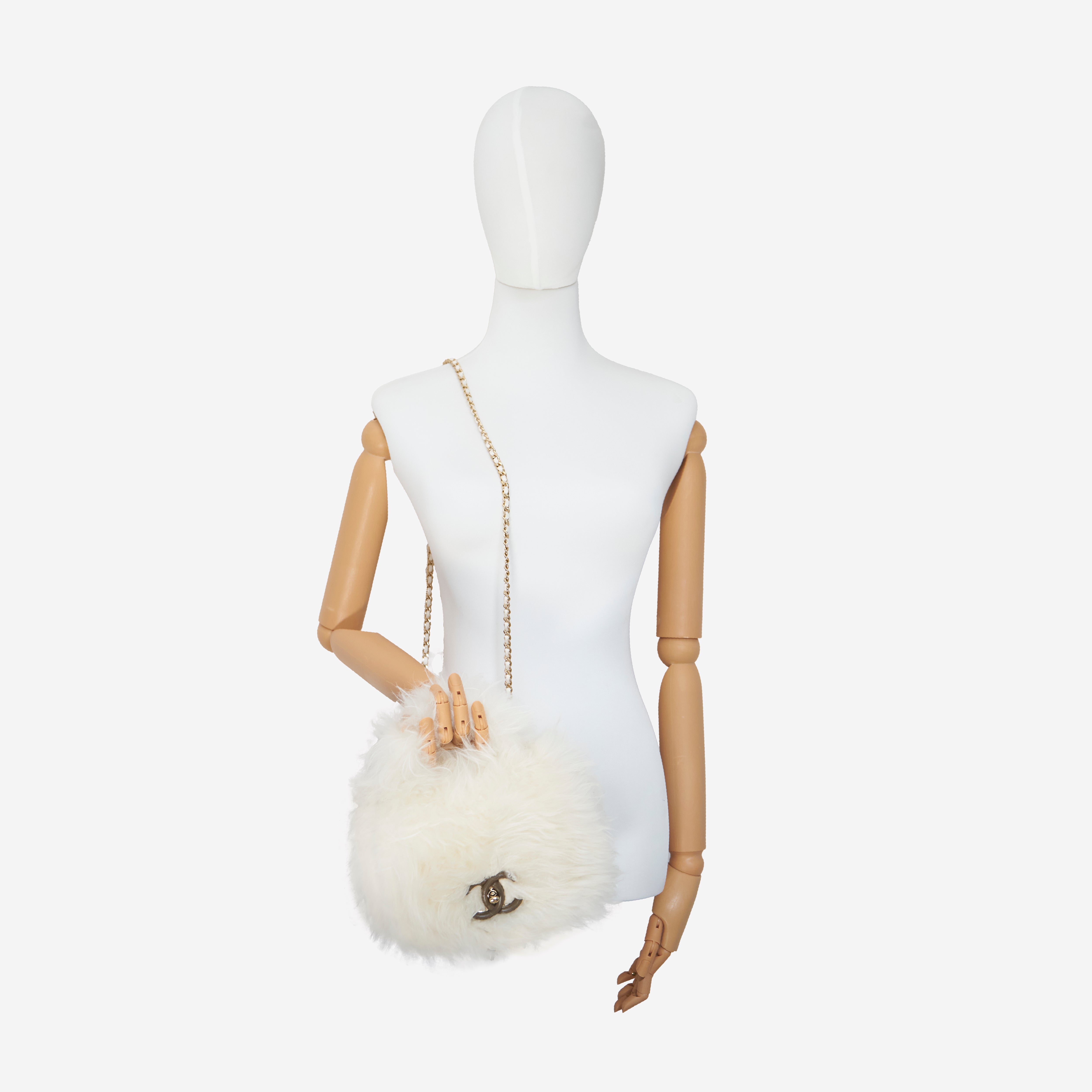 Chanel Runway Fur Flap Bag With Top Handle – Pleasure Paris