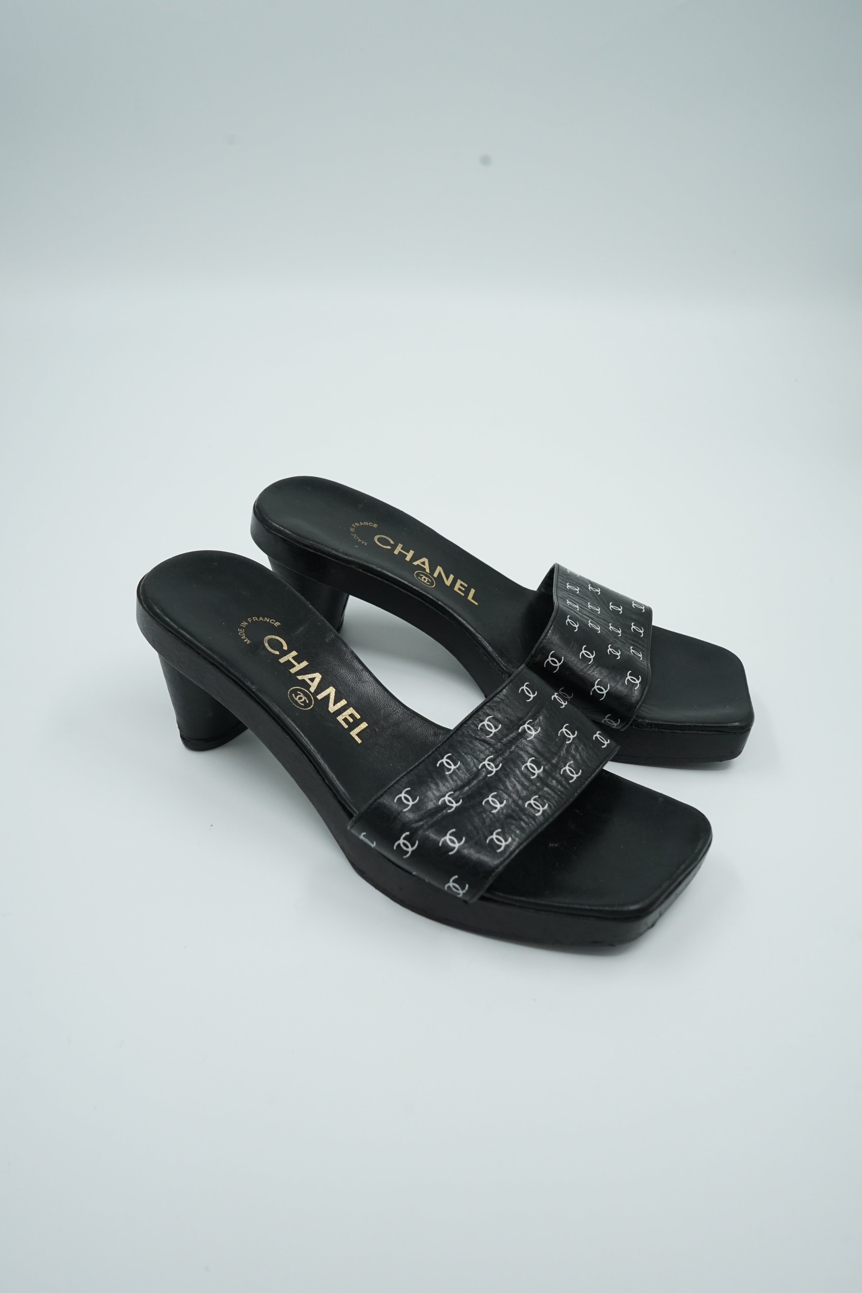 Chanel Heel Logo Slides