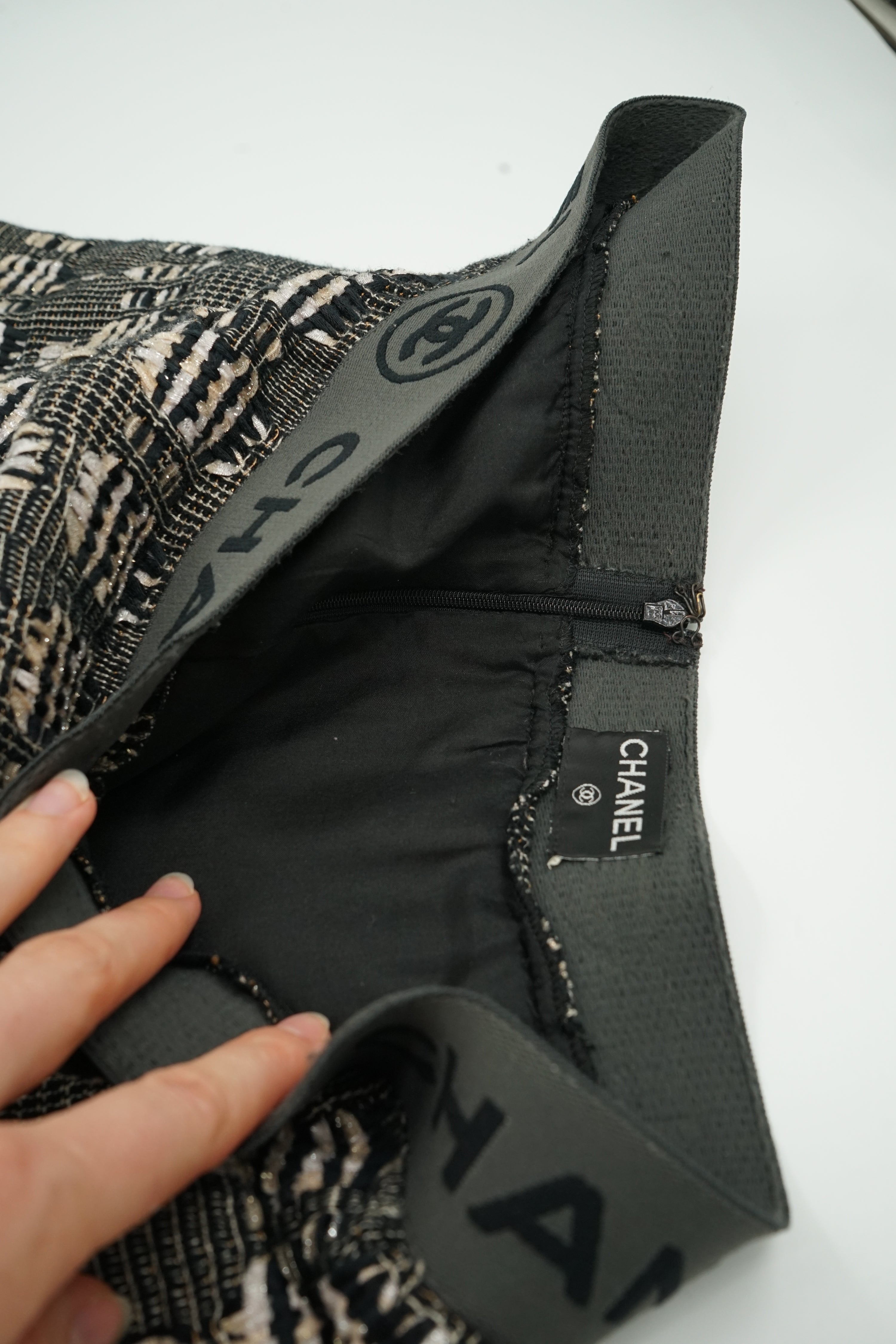 Chanel 2006 Tweed Elastic Waistband Skirt