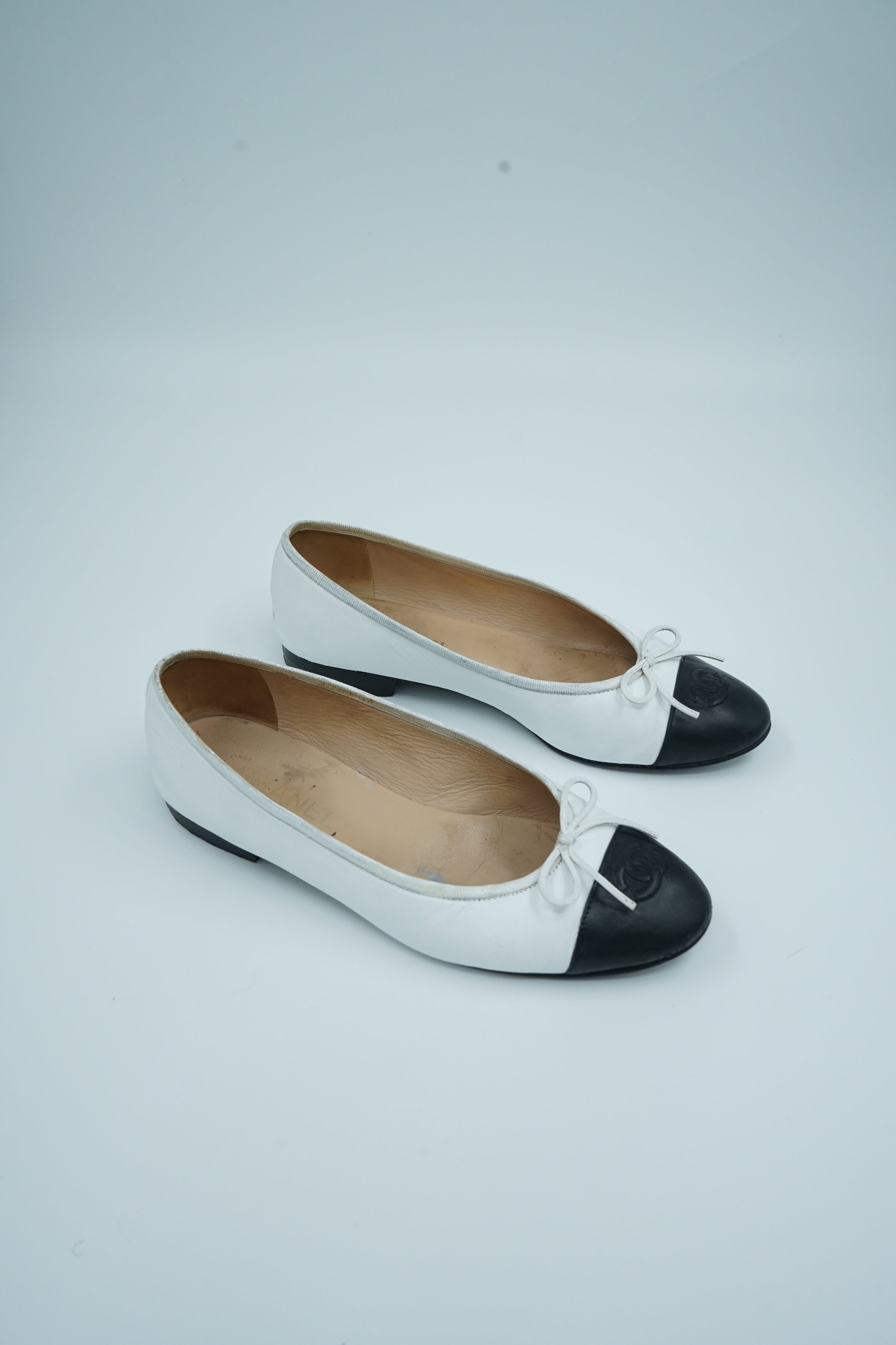Chanel Ballet Flats White Black