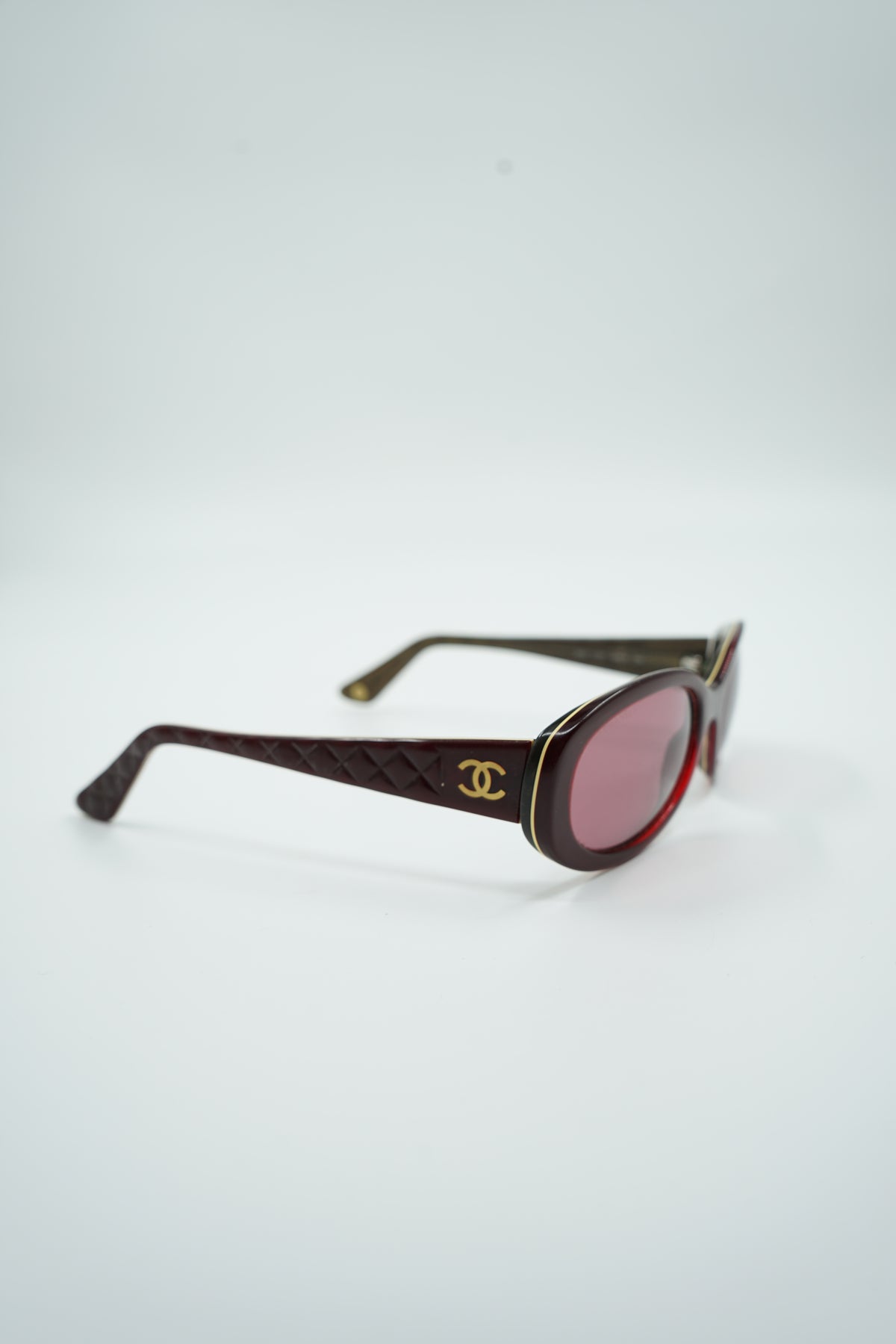 Chanel red quilted effect sunglasses