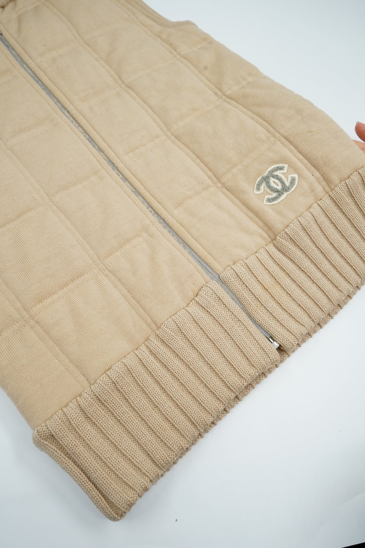 Chanel 2001 Knit Padded Quilted Vest Beige