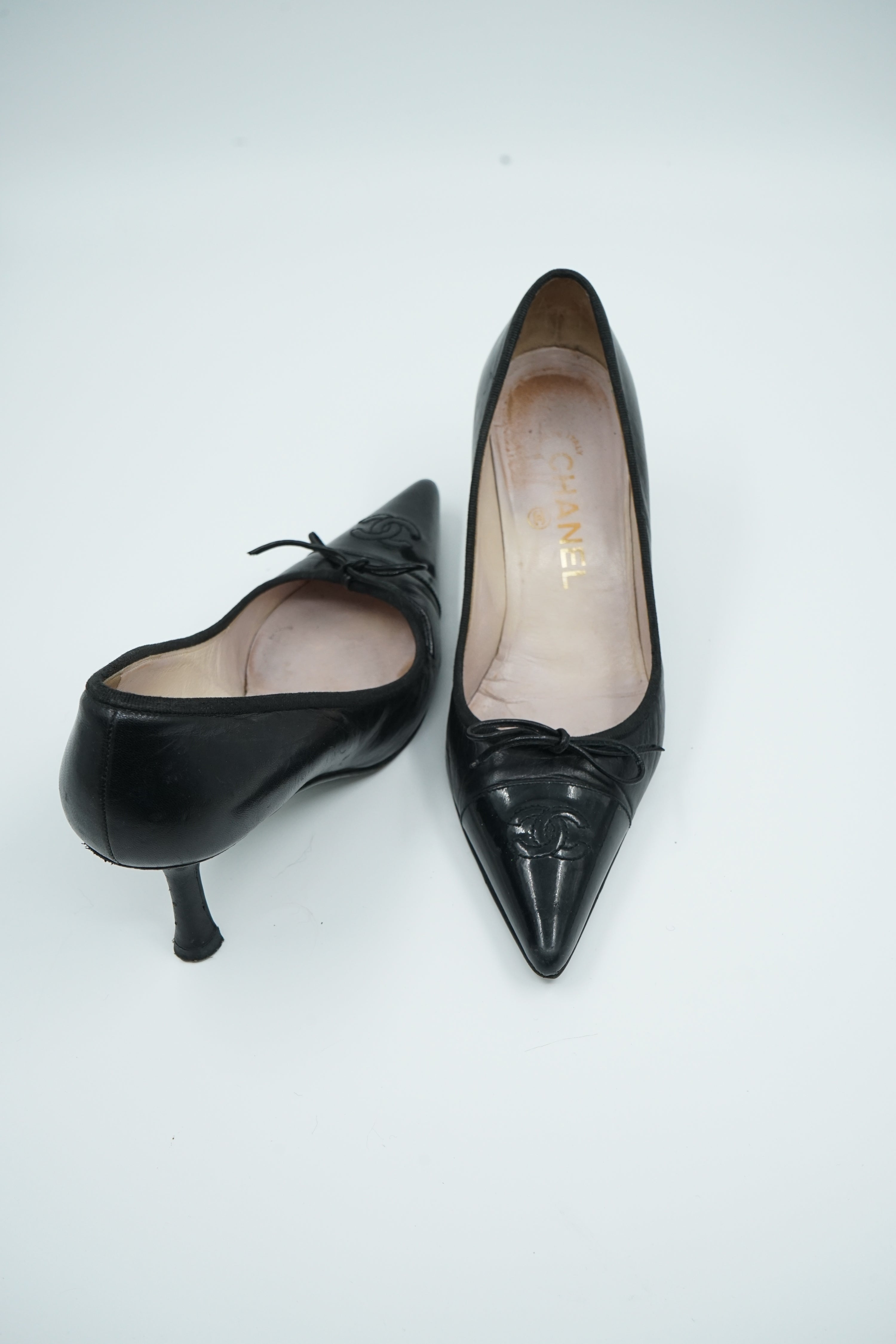 Chanel Logo Cap Toe Pumps Black