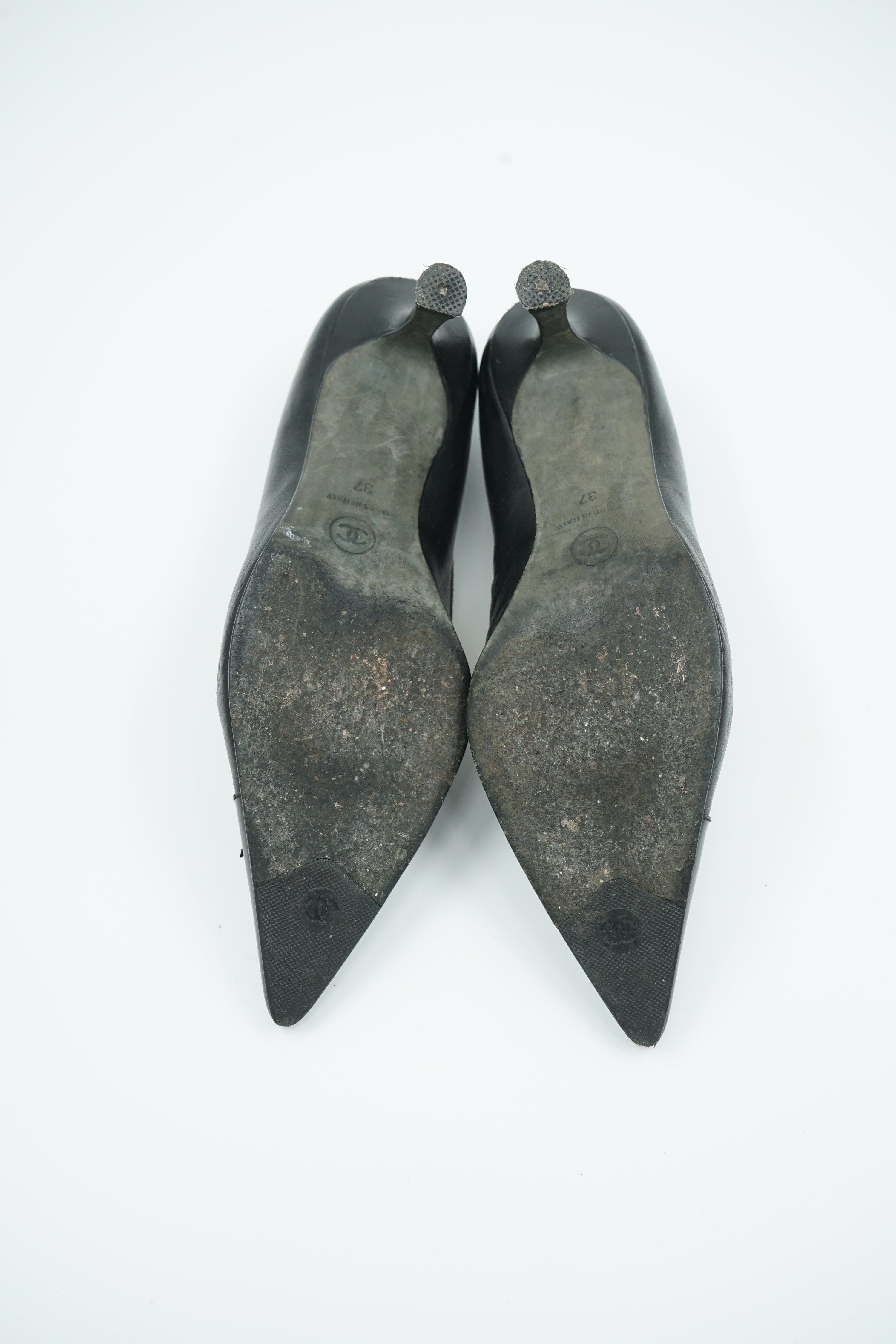 Chanel Logo Cap Toe Pumps Black