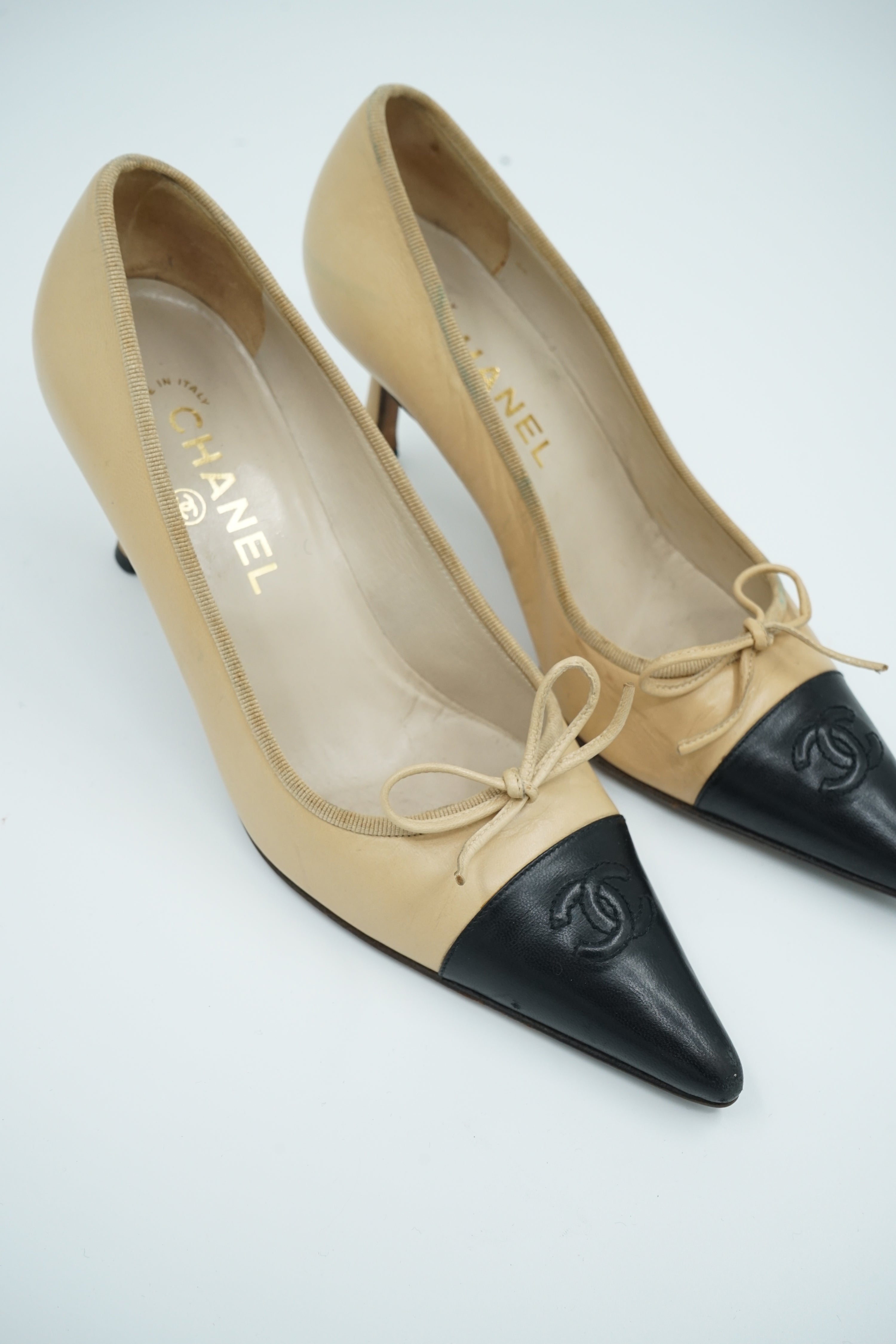 Chanel Logo Cap Toe Pumps Two Toned