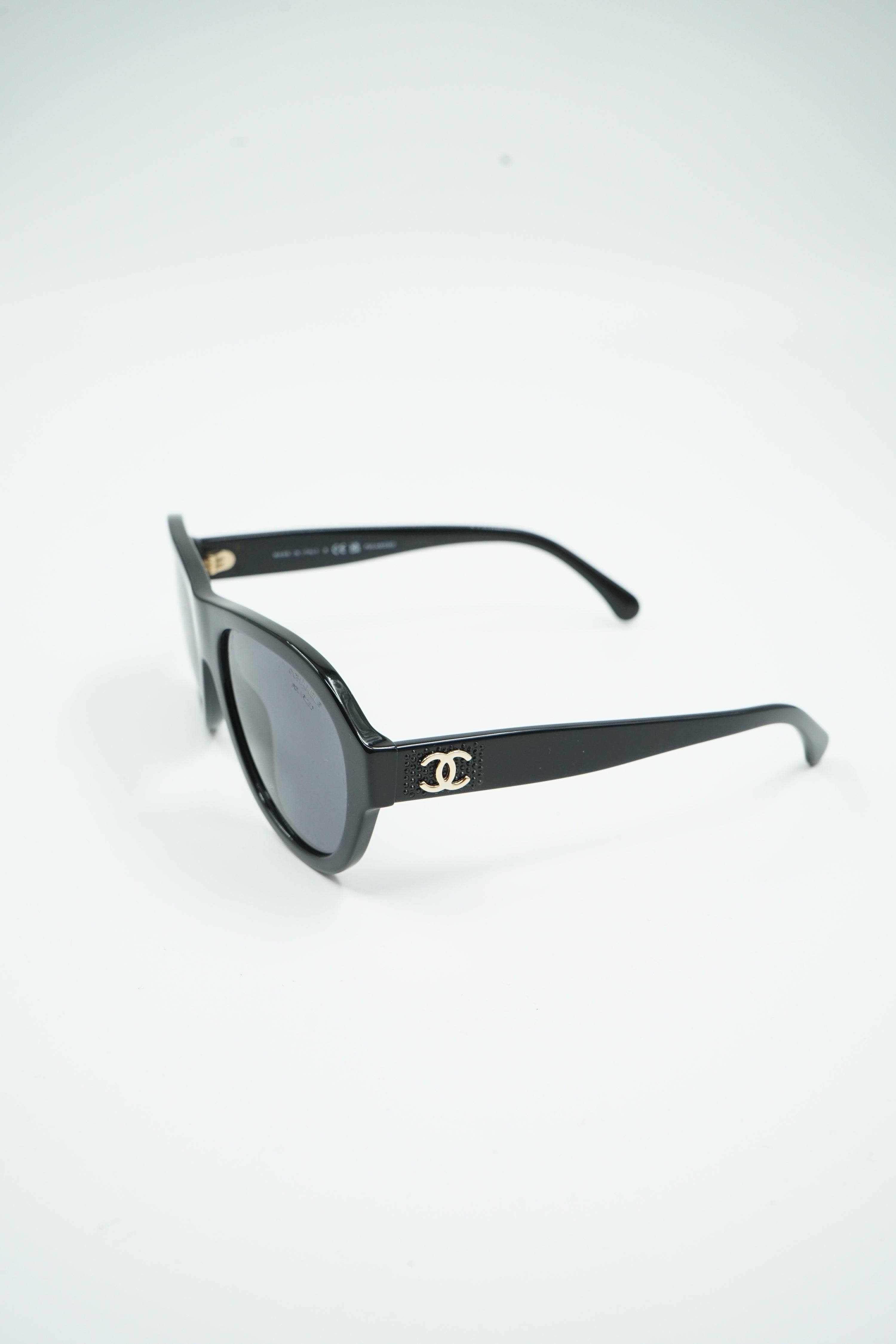Chanel Logo Pilot Sunglasses SS22 Black Gold
