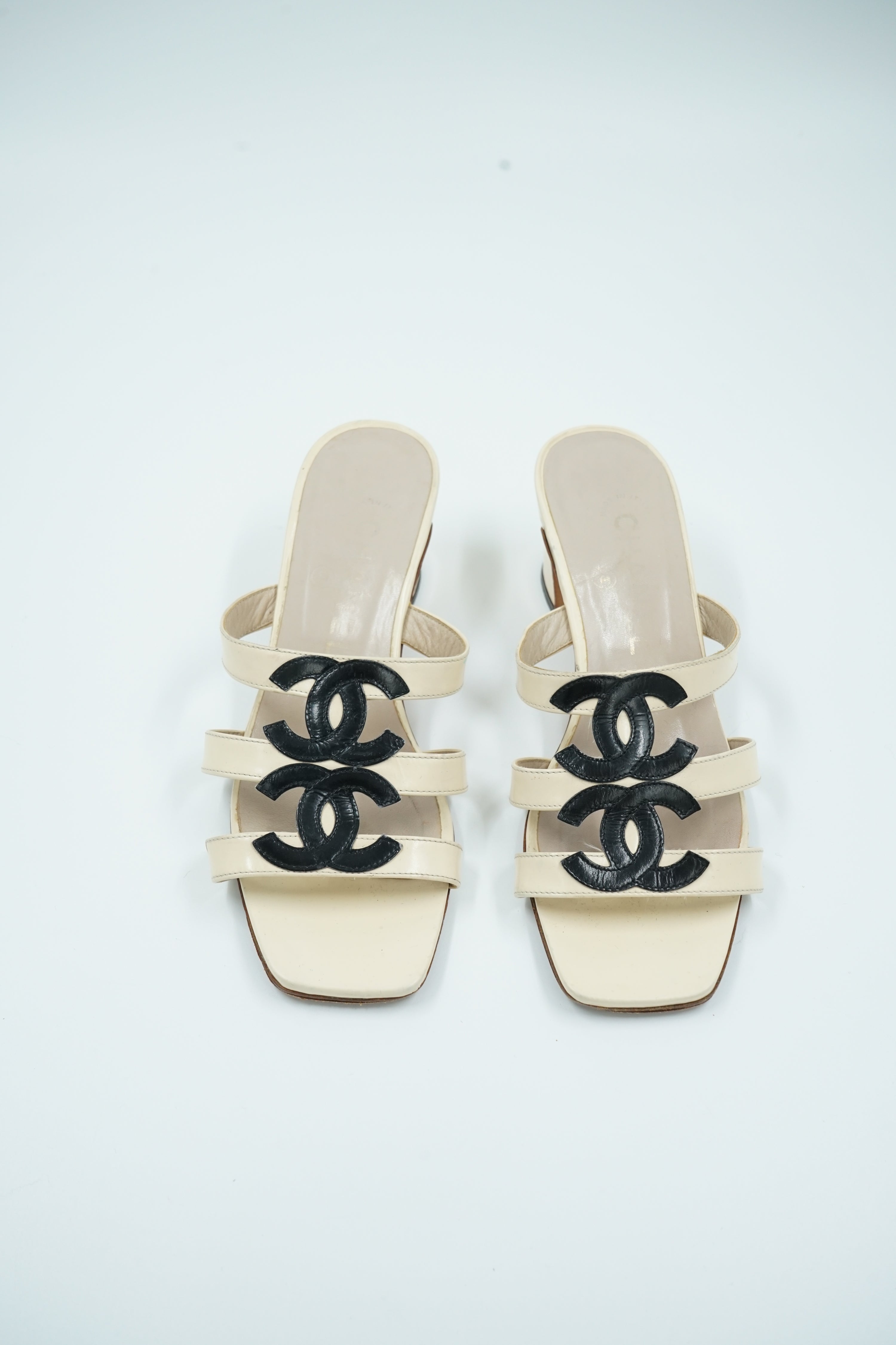 Chanel Double Logo Heels Cream