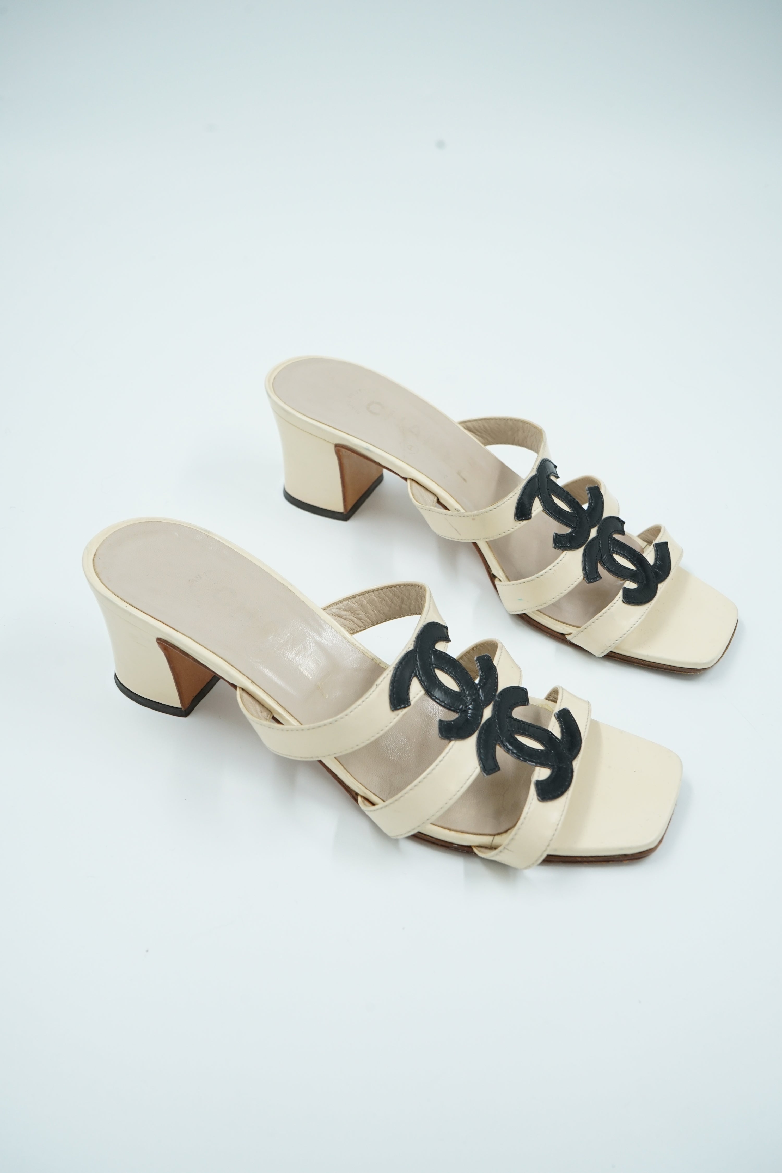 Chanel Double Logo Heels Cream