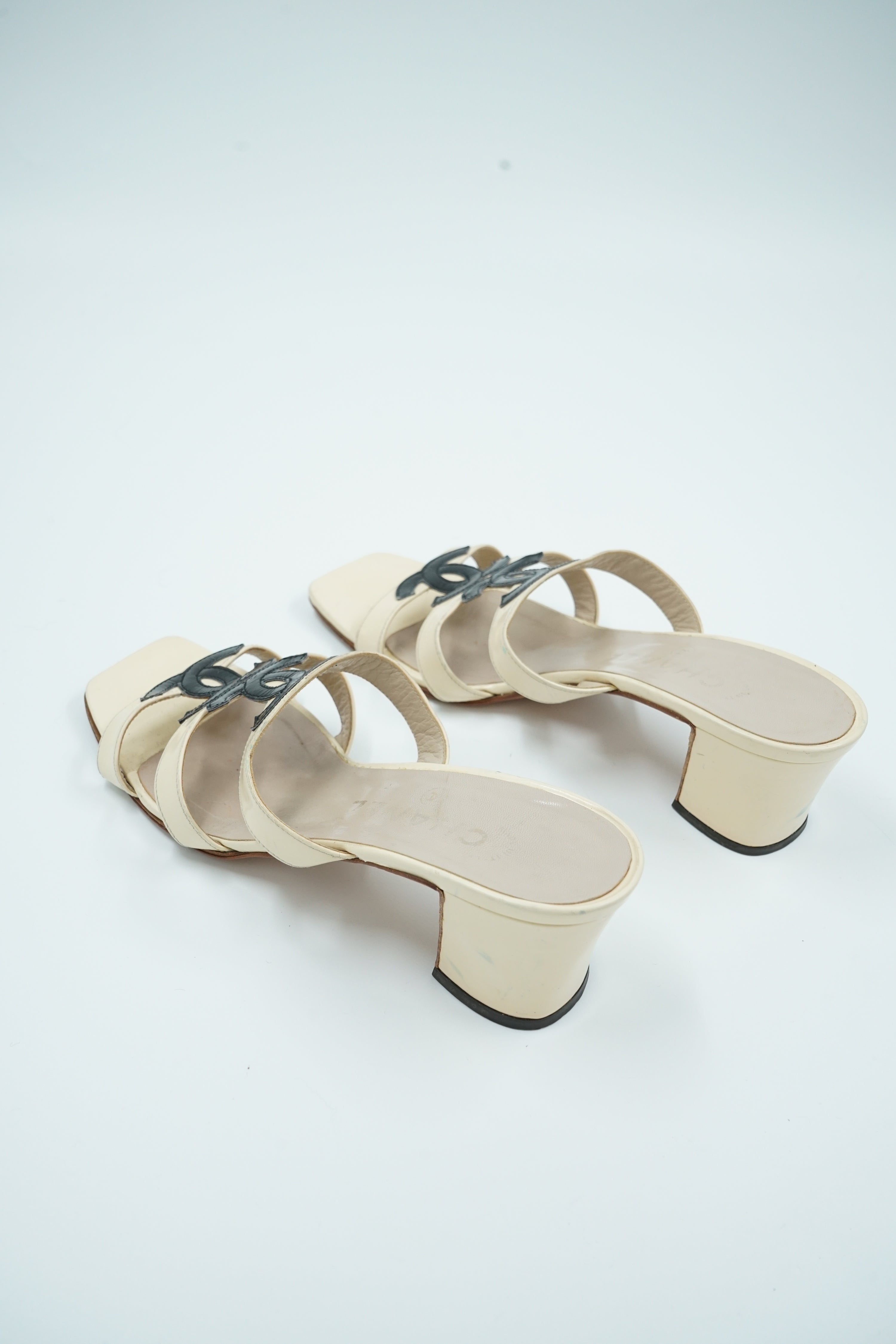 Chanel Double Logo Heels Cream