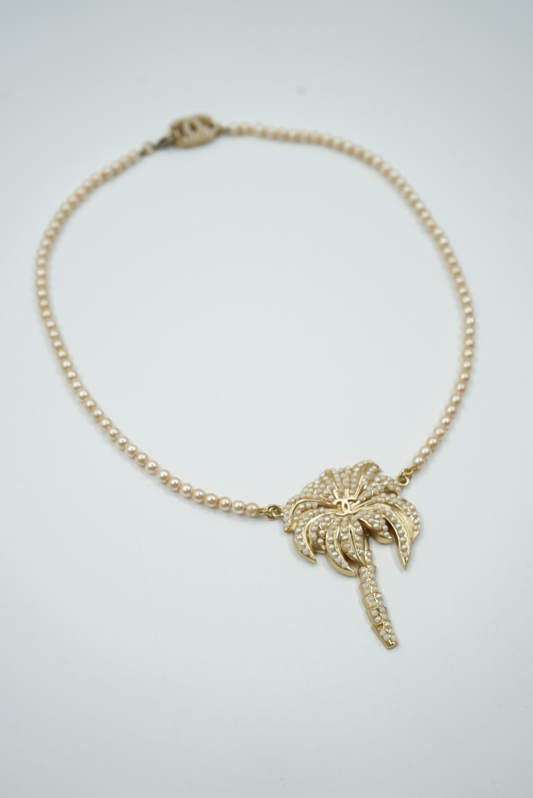 Chanel palm tree pearl necklace