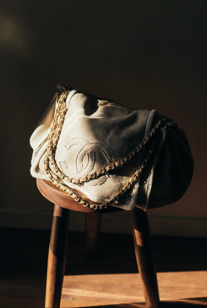 Chanel shearling and suede CC accordion flap – Pleasure Paris