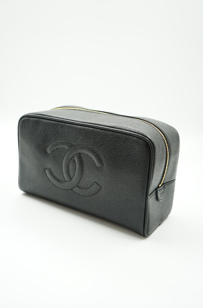 Chanel cosmetic bag in black caviar leather