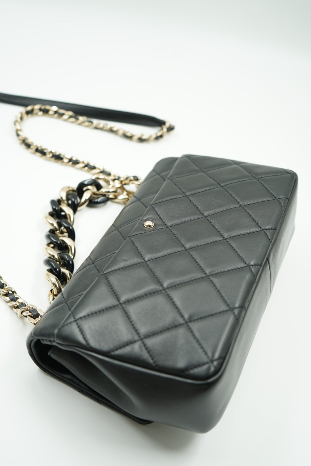 Chanel flap bag with large bi-color chain