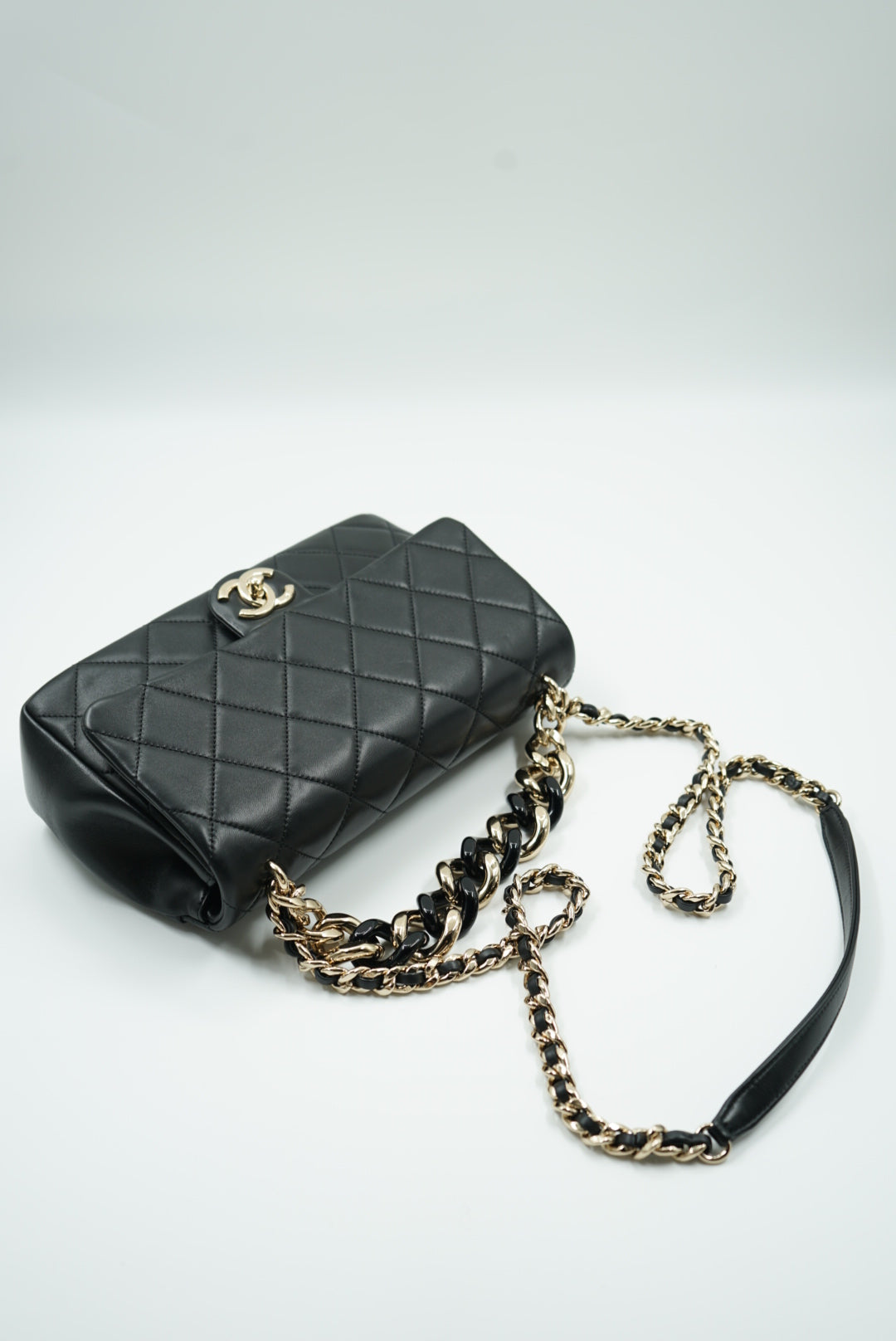 Chanel flap bag with large bi-color chain